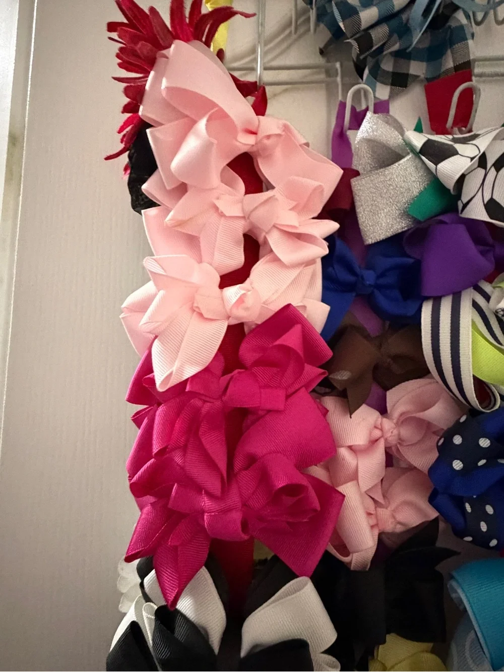 170 + Assorted Kids Multi-Color Hair Bow - and Clips different sizes / colors